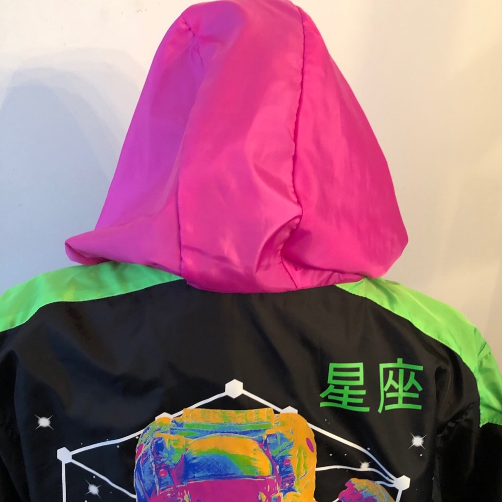 ‼️SOLD‼️H.P.🏆 Neon NASA To The Moon Windbreaker - Picture 5 of 8